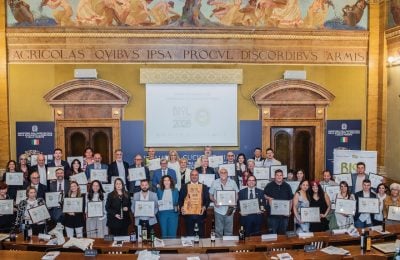 Foto di gruppo dei premiati al Biol 2026