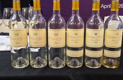 Le bottiglie di Château d’Yquem svuotate dopo la degustazione