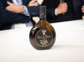 Una bottiglia di Greco di Bianco Ceratti