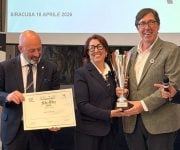 Da sinistra Francesco Baldacchino, presidente Ais Sicilia, Rita Gurrieri e Alessio Planeta, presidente Consorzio di Tutela dei Vini Doc Sicilia