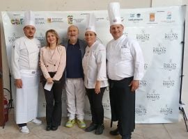 Giovanni Franco con i cuochi e con Jana Cardinale