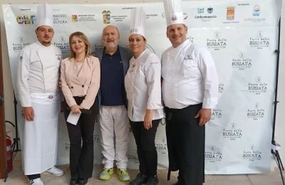 Giovanni Franco con i cuochi e con Jana Cardinale