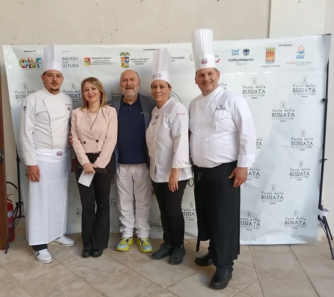 Giovanni Franco con i cuochi e con Jana Cardinale