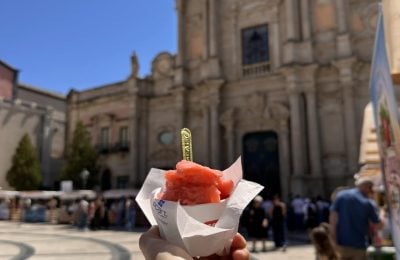 Nivarata 2026, granita di fronte piazza Duomo ad Acireale