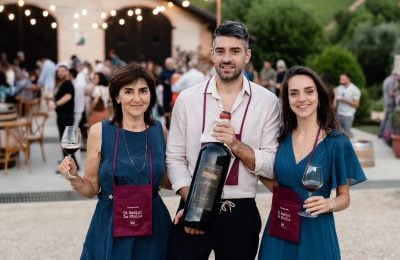 Mamma Ornella Costa con i figli Giovanni e Brigitta