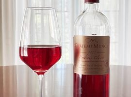 Calice e bottiglia di Bordeaux clairet