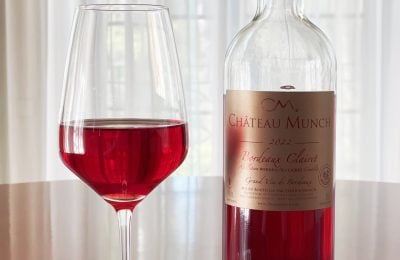 Calice e bottiglia di Bordeaux clairet