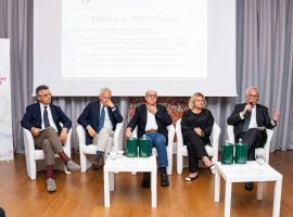 Un momento dell’incontro a Roma. Da sinistra verso destra: Giuseppe Blasi, Giangiacomo Gallarati Scotti Bonaldi, Paolo De Castro, Letizia Cesani, Riccardo Ricci Curbastro