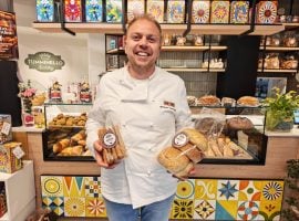 Giovanni Tumminello con i nuovi prodotti della linea salata