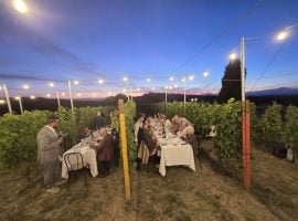 Un momento della Cena in Vigna al Chiar di Lu