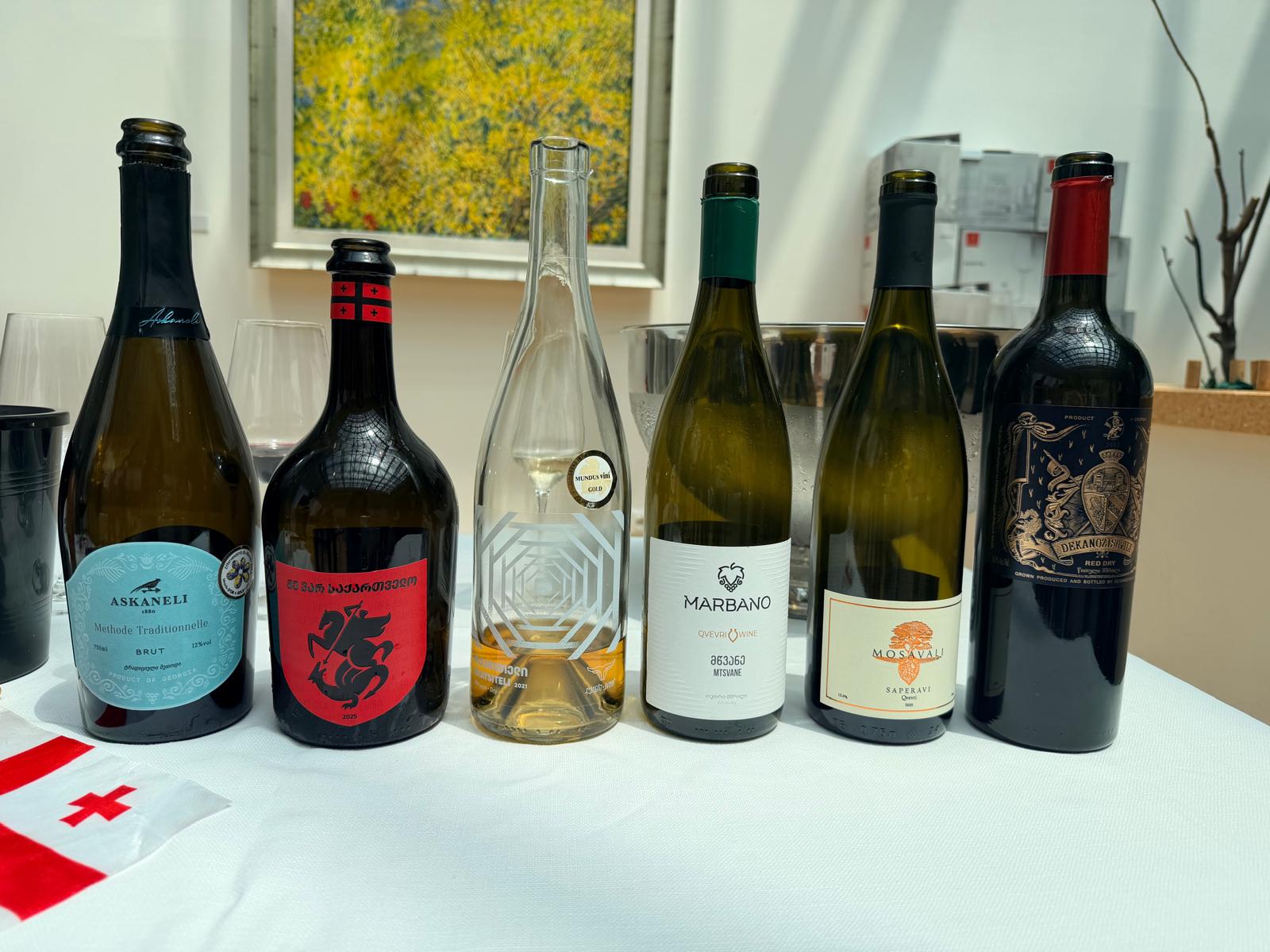 Alcune delle bottiglie presentate