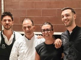 La famiglia Cantavenera davanti al vecchio forno costruito a mano