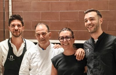 La famiglia Cantavenera davanti al vecchio forno costruito a mano