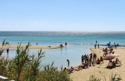 Uno scorcio di Manduria, il fiume Chidro. La foce coi bagnanti