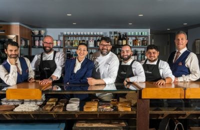 La Bottarga in Filanda, il nuovo ristorante d’autore guidato dallo chef Antonio Battaglia insieme alla famiglia Bevacqua: foto di gruppo