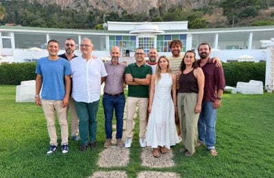 Da sinistra a destra: Pietro Pulizzi, Gaspare La Vela, Vincenzo Angileri, Pietro Russo, Vito Palmeri, Alberto Cirafici, Clara Vitaggio, Salvatore Bertolino, Carlotta Piacentino, Fabio Diego Morsello Angileri – foto Norman Vitale Luce Creative Studio