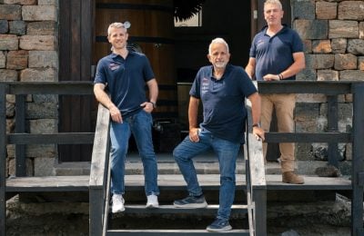 Da sinistra Achille Scudieri, Giandomenico Consalvo e Paolo Vivirito, rispettivamente proprietario, amministratore delegato ed enologo di Abraxas