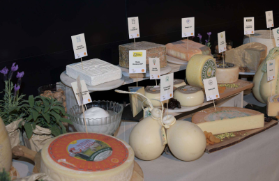 I formaggi italiani alla conquista di Parigi: degustazioni e show cooking al Sial in programma nella capitale francese