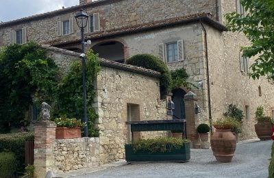 Borgo San Felice, l’entrata