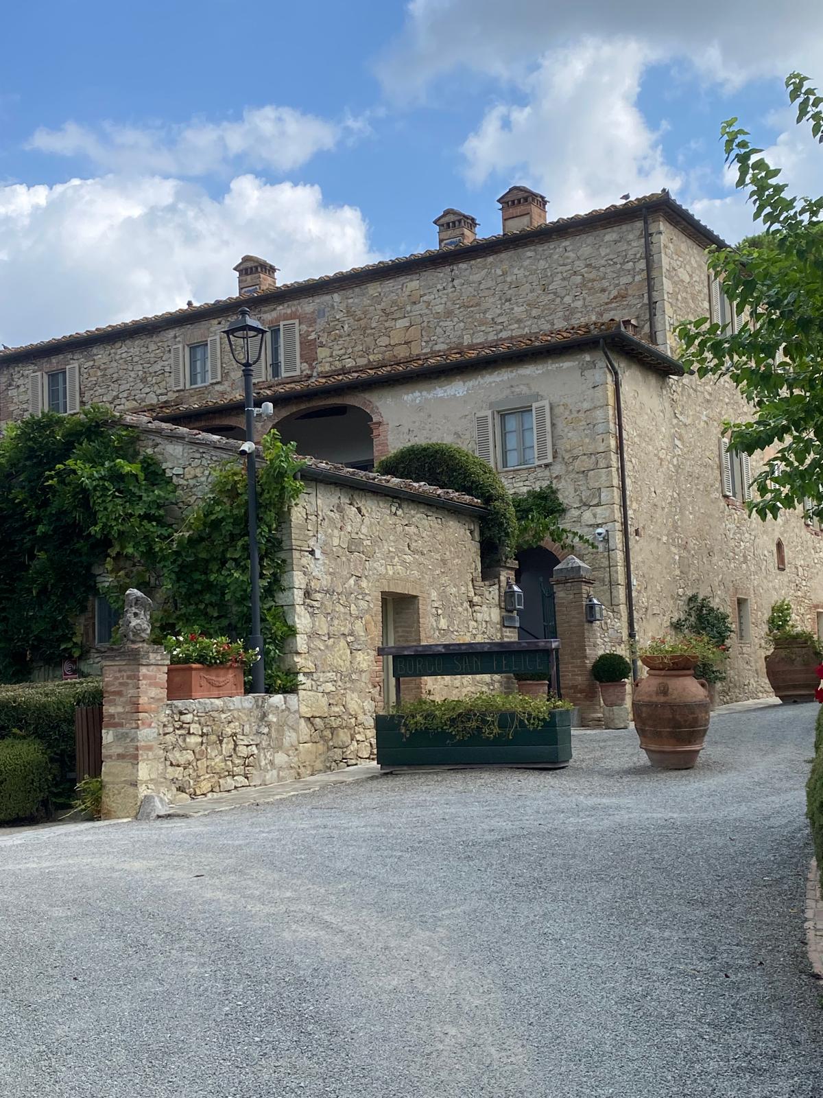 Borgo San Felice, l’entrata