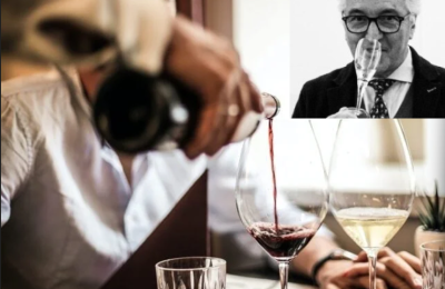 Un cameriere serve vino al ristorante e Alessandro Alì nel riquadro